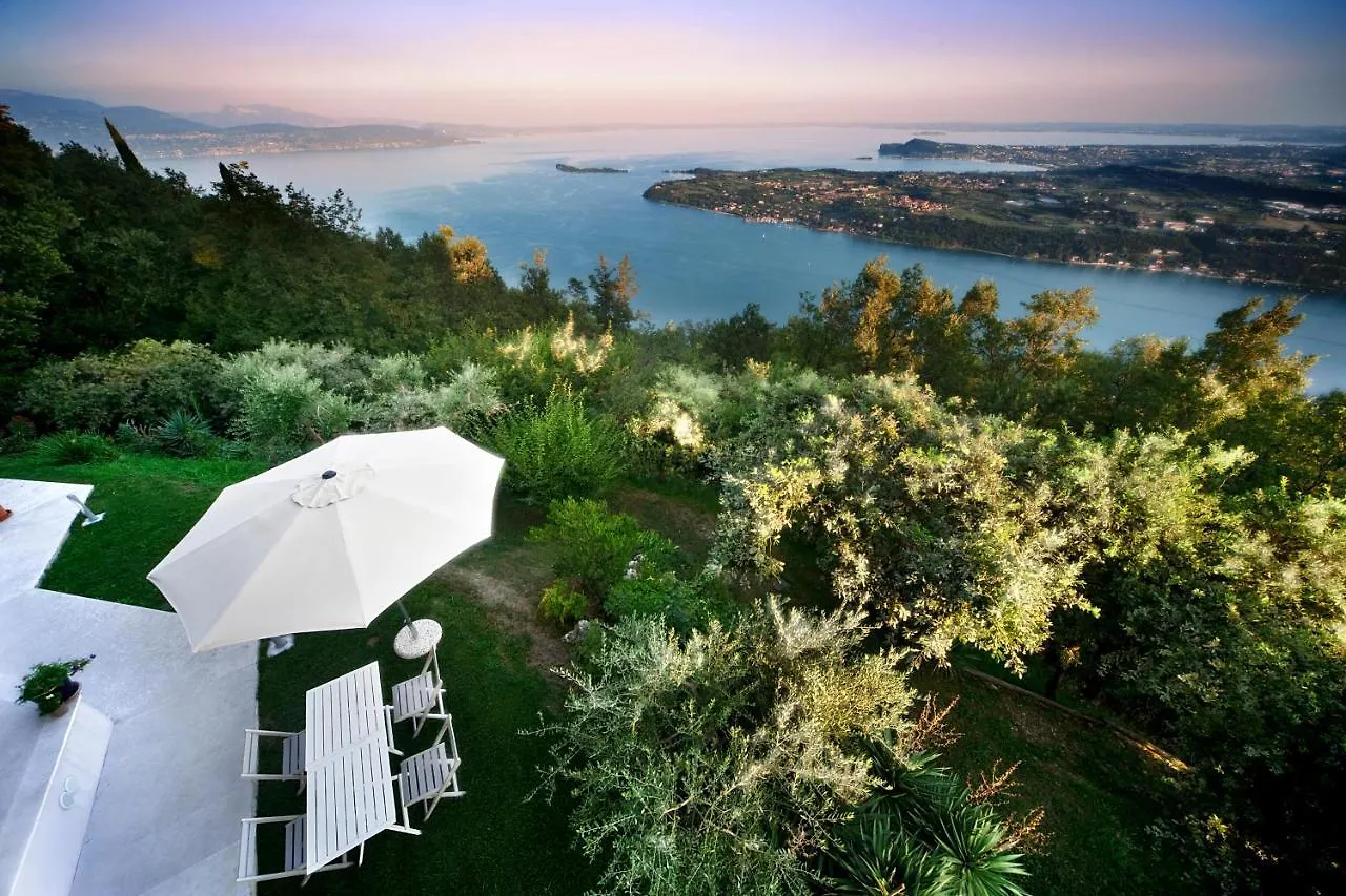 Prázdninový dům Villa Luna Stunning Modern Villa Shared Infinity Pool, Big Garden, Fantastic Lake View,Ac, Salò