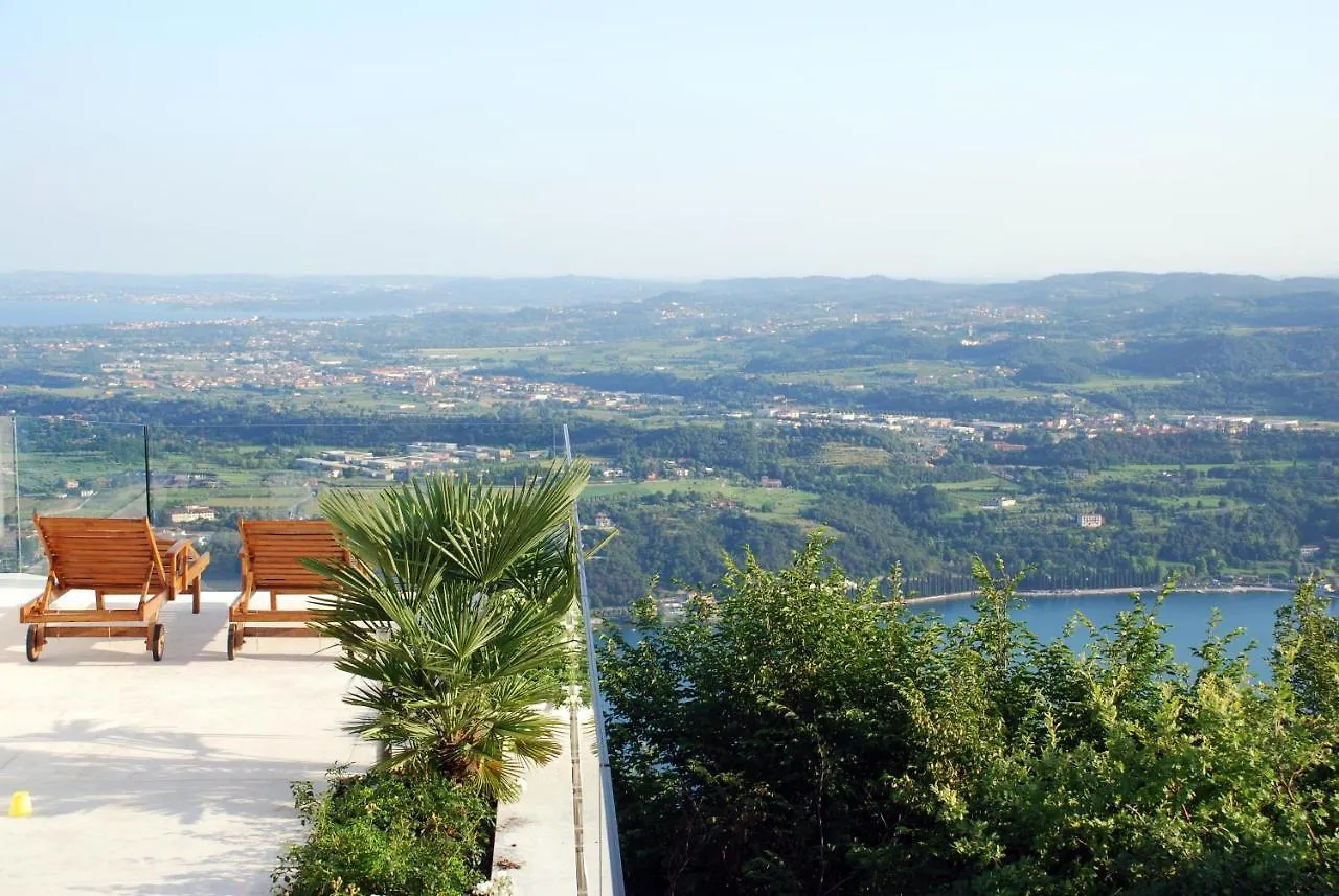 Villa Luna Stunning Modern Villa Shared Infinity Pool, Big Garden, Fantastic Lake View,Ac, Salò 0*,  İtalya