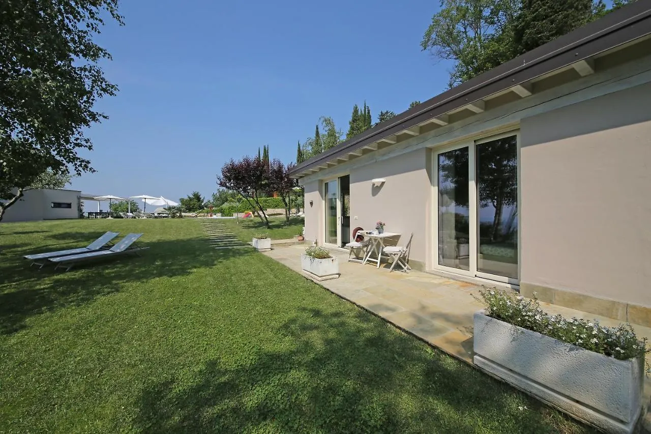 Villa Luna Stunning Modern Villa Shared Infinity Pool, Big Garden, Fantastic Lake View,Ac, Salò İtalya